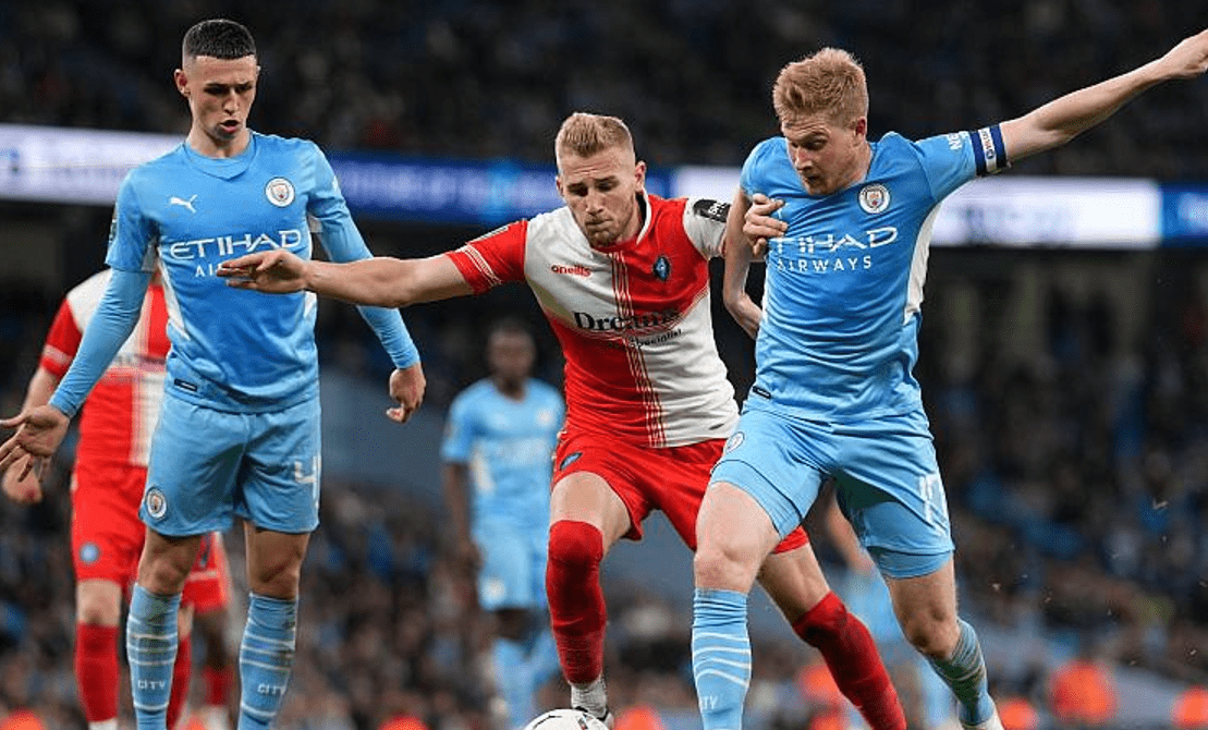  德布劳内意外战胜SKT，刷新纪录引爆全场！热度持续攀升-九游体育在线网站