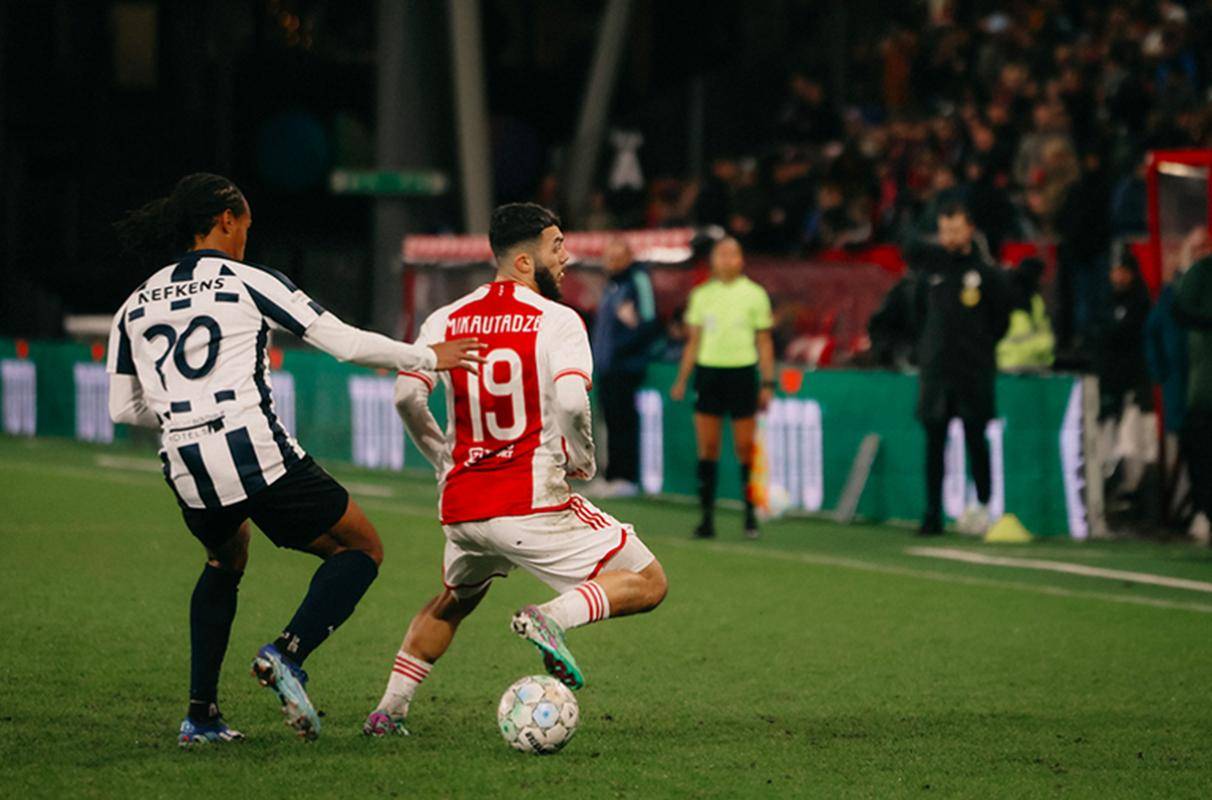 包含集结日意大利杯焦点战;阿贾克斯伤情更新;目标明确;赛程密集仍需轮换的词条 包含集结日意大利杯焦点战;阿贾克斯伤情更新;目标明确;赛程密集仍需轮换的词条